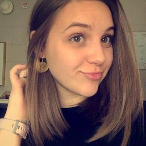 Meet your Posher, Alexis